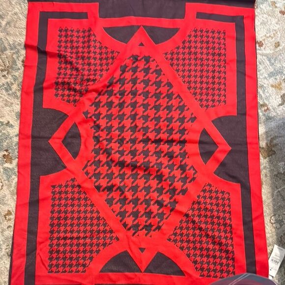 Ann Taylor Red and Gray Patterned Scarf NEW $79 - Picture 1 of 5